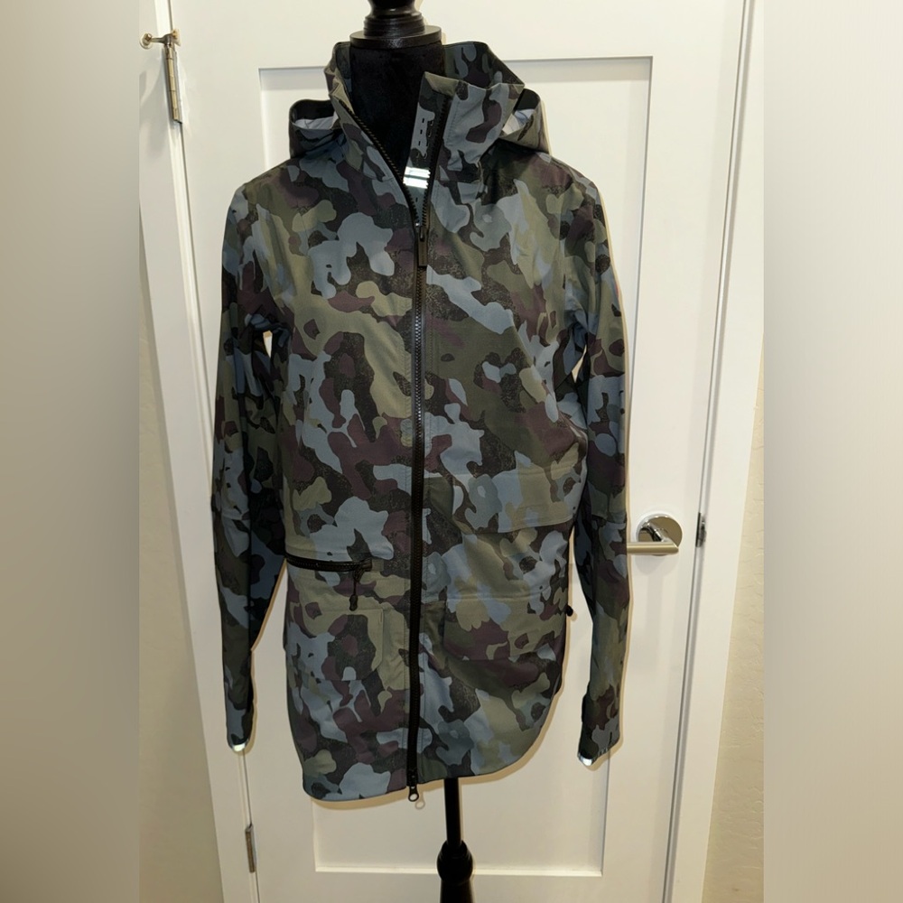 Canada Goose Pacifica Sycamore camo rain jacket M